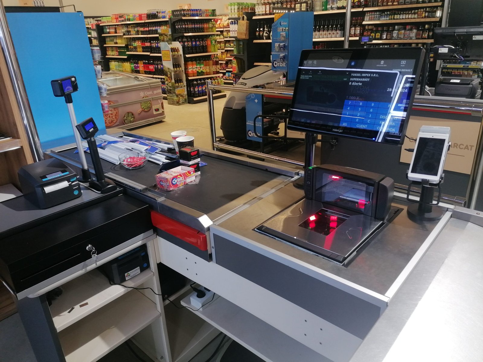 sistem de vanzare compac cu cititor in masa si cantar